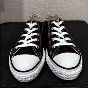 Converse Chuck Taylor All Star low tops in youth size 1